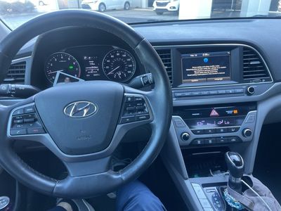 2017 Hyundai Elantra Limited - Photo 6