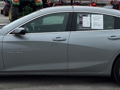 2024 Chevrolet Malibu - Photo 2