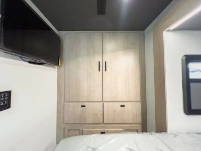 2026 Grand Design LINEAGE SERIES M — photo 16 view