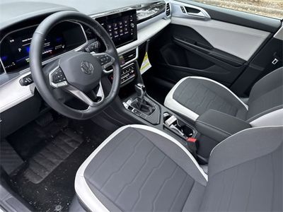 2025 Volkswagen Taos - Photo 4