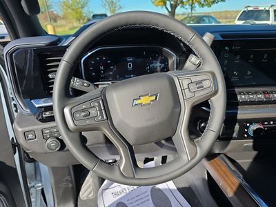 2026 Chevrolet Silverado 3500HD — photo 9 view
