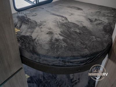 2026 Grand Design Imagine XLS - Photo 19