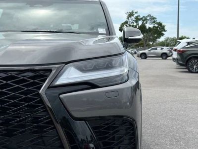 2026 Lexus LX — photo 9 view