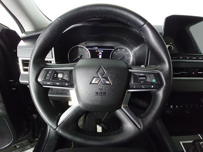 2024 Mitsubishi Outlander - Photo 12