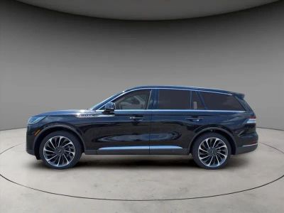 2025 Lincoln Aviator — side profile view
