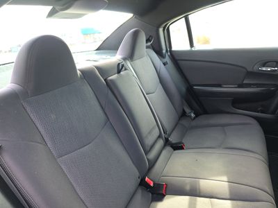 2013 Chrysler 200 - Photo 12