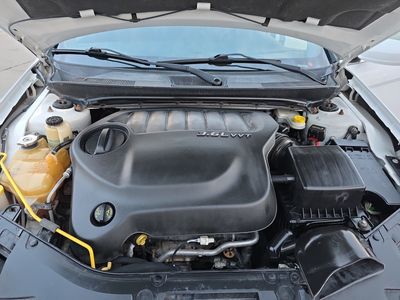 2013 Chrysler 200 - Photo 11