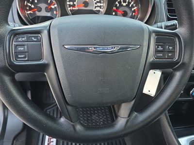 2013 Chrysler 200 - Photo 14