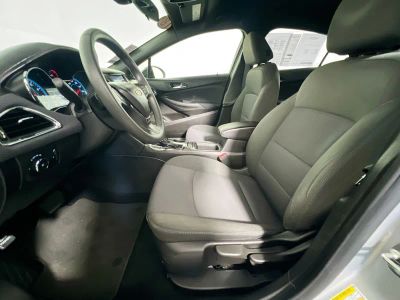 2018 Chevrolet Cruze — photo 12 view