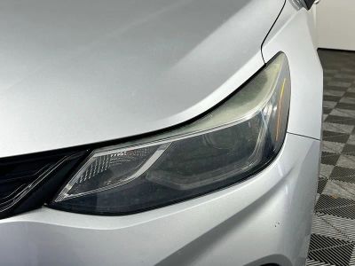 2018 Chevrolet Cruze — photo 9 view