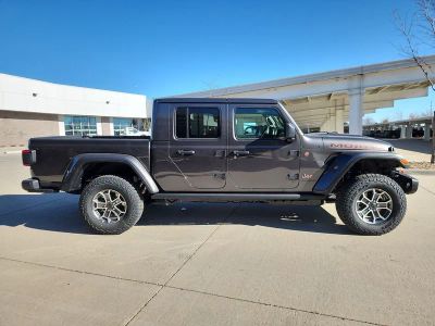 2026 Jeep Gladiator — side profile view