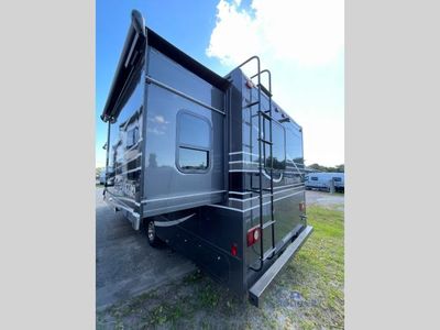 2025 Winnebago Minnie Winnie - Photo 4