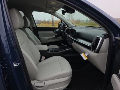 2026 Kia Sorento — photo 9 view