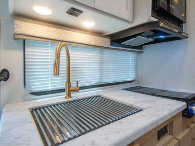 2026 Thor Motor Coach Chateau - Photo 12