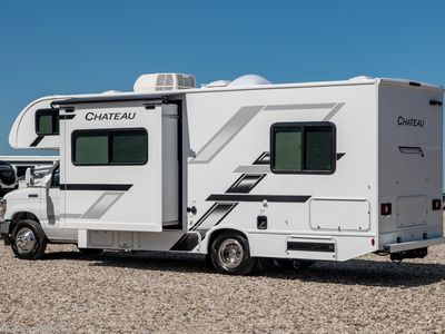 2026 Thor Motor Coach Chateau - Photo 2