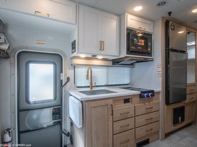 2026 Thor Motor Coach Chateau - Photo 10