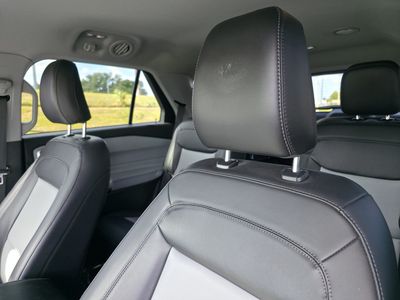 2023 Ford Explorer — photo 12 view
