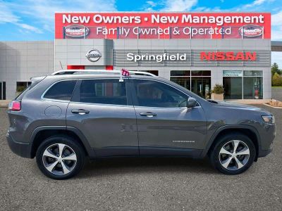 2019 Jeep Cherokee — interior view
