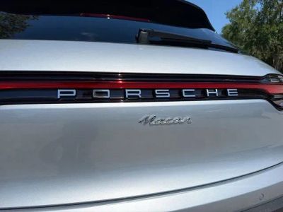 2026 Porsche Macan — photo 11 view