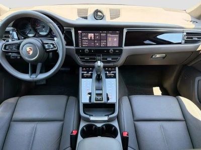 2026 Porsche Macan — photo 19 view