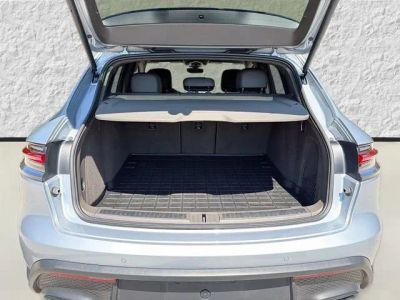 2026 Porsche Macan — photo 12 view