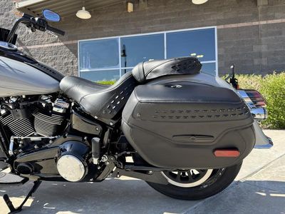 2025 Harley-Davidson FLHC - Heritage Classic — photo 15 view