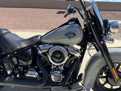2025 Harley-Davidson FLHC - Heritage Classic — photo 10 view