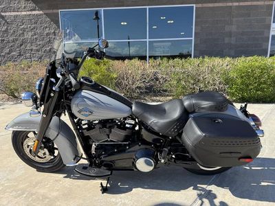 2025 Harley-Davidson FLHC - Heritage Classic — photo 8 view