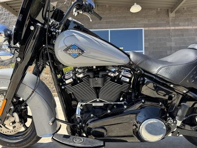 2025 Harley-Davidson FLHC - Heritage Classic — photo 14 view