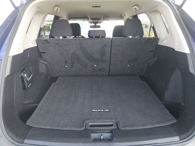 2023 Nissan Rogue — photo 11 view