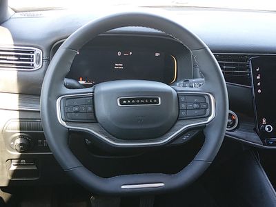2024 Jeep Wagoneer - Photo 12