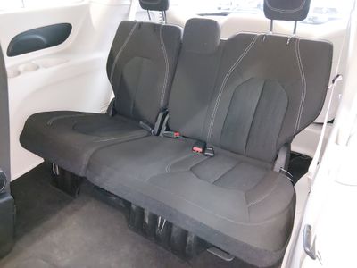 2023 Chrysler Voyager - Photo 18