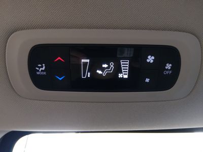 2023 Chrysler Voyager - Photo 28