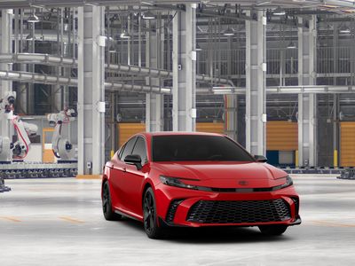 2026 Toyota Camry - Photo 18