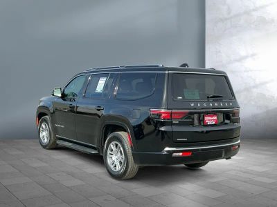 2023 Jeep Wagoneer - Photo 4