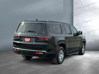 2023 Jeep Wagoneer - Photo 6
