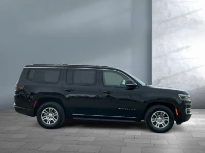 2023 Jeep Wagoneer - Photo 7