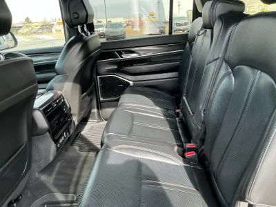 2023 Jeep Wagoneer - Photo 16