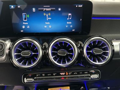 2026 Mercedes-Benz GLB — photo 17 view