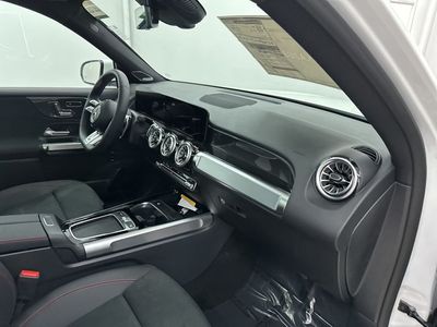 2026 Mercedes-Benz GLB — photo 28 view