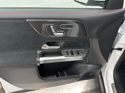 2026 Mercedes-Benz GLB — photo 45 view