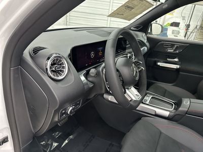 2026 Mercedes-Benz GLB — photo 43 view