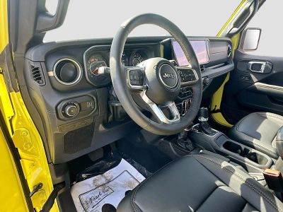 2024 Jeep Wrangler — photo 9 view