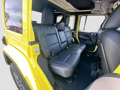 2024 Jeep Wrangler — photo 27 view