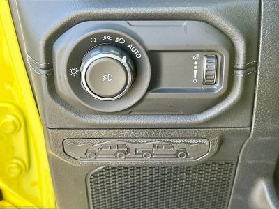 2024 Jeep Wrangler — photo 10 view