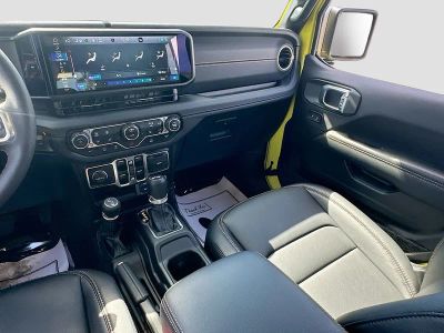 2024 Jeep Wrangler — photo 24 view