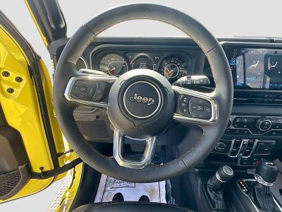 2024 Jeep Wrangler — photo 11 view