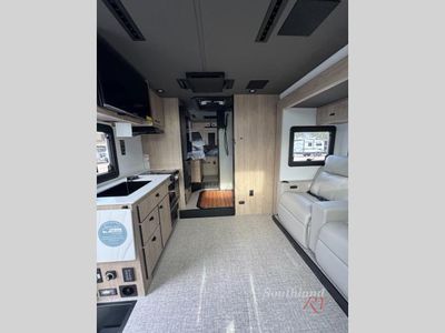 2026 Grand Design Lineage Series M - Photo 13