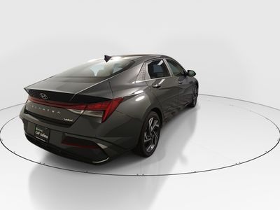 2025 Hyundai Elantra — photo 7 view