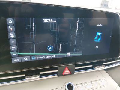 2025 Hyundai Elantra — photo 17 view